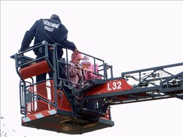 PB060044